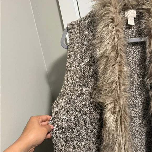Chico's Faux Fur Collar Knit Vest - Picture 6 of 9